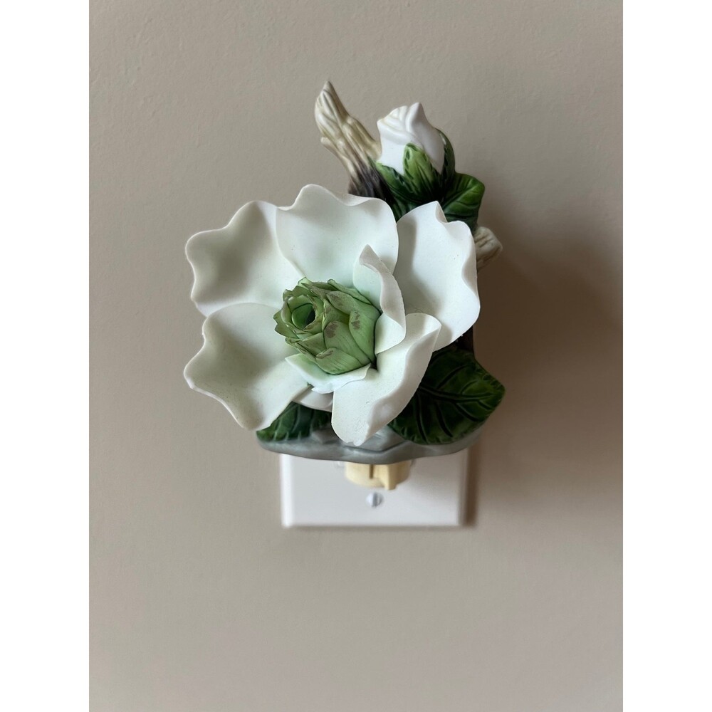 Ceramic Magnolia Bloom Floral Nightlight & 2 Hummingbird Bird Magnets - Picture 5 of 5